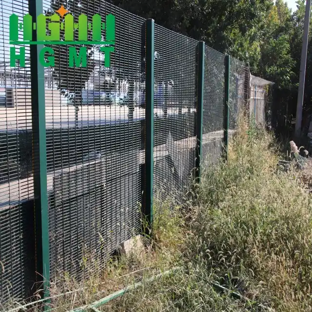 Pvc Coated 3mm Security Steel Fence 76.2x12.7mm Hole Size