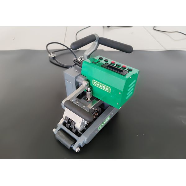 1.0-4.0mm HDPE Geomembrane Hot Wedge Welder CX700 Full Power 2400W