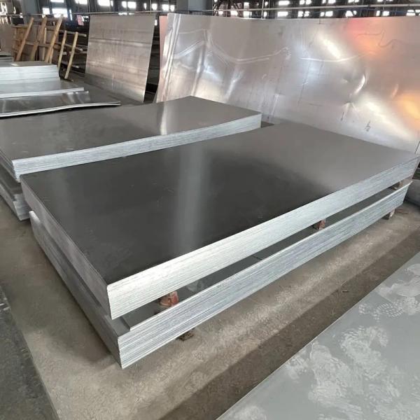 Os bens laminados galvanizados do mergulho quente da placa 0.12-3mm da chapa de aço zincam o revestimento telhando os painéis