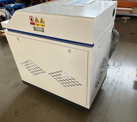 Metal Rust Remover Fiber Laser Cleaning Machine  3000W with Handheld Laser Gun