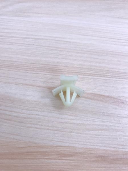 Eco - Friendly Automotive Plastic Parts White Clip For Auto Connector Housing
