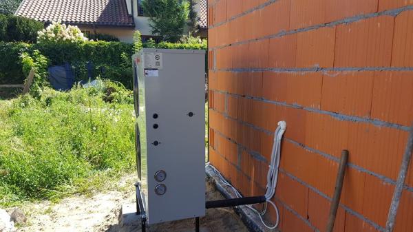 EVI meeting Air source heat pump , cooling heating and hot water , high COP