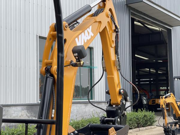 2 Ton Mini Excavator For Home Use 0.07m3 Bucket Capacity