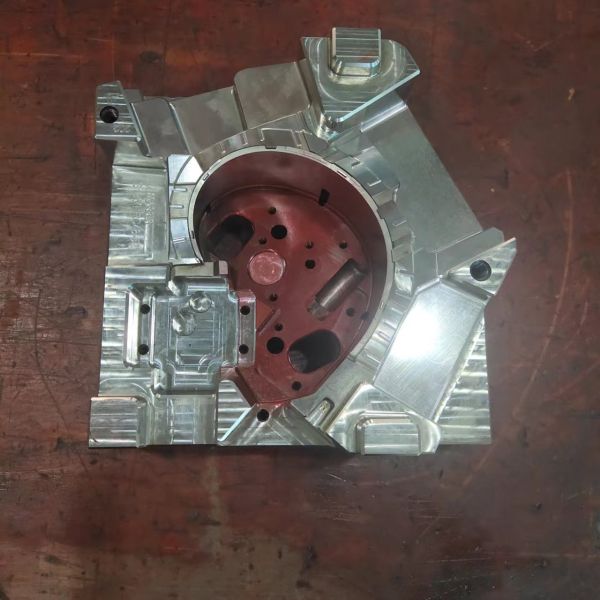 Customized OEM Service Plastic Injection Mold with 1,000,000 Shots for Electronic Parts