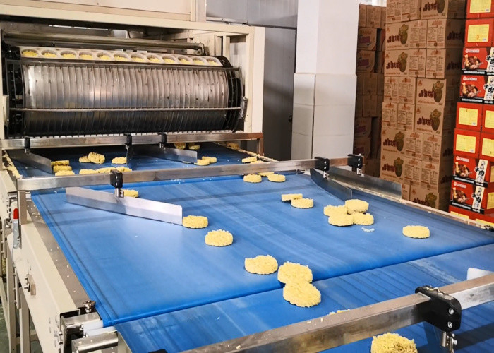 Обработка лапши машинного оборудования 60000PCS/8h лапшей быстрого приготовления компактной текстуры
