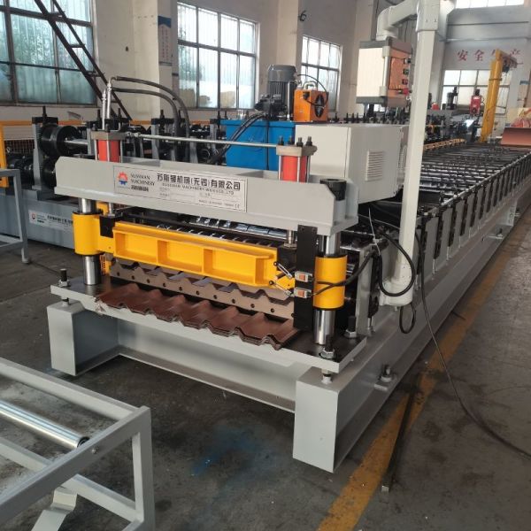 Chain Drive Lamina R101 Profile Trapezoidal Metal Sheet Roofing Roll Forming Machine For Residential Buildings