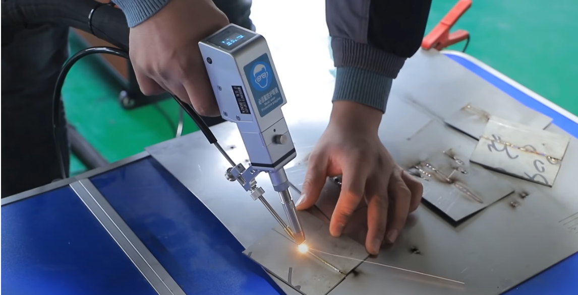 Алюминий металла сварочного аппарата 1000W лазера волокна нержавеющей стали 1500W Handheld портативный