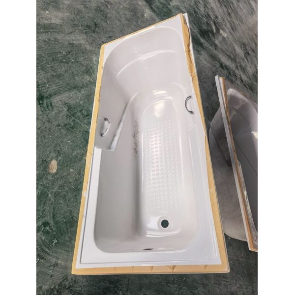 Elegant Straight Acrylic Bathtub with Built-in Function and Customized Request Option