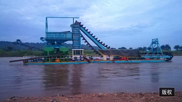 Bucket Chain Dredger Gold Dredging Equipment Working Capacity 120t/H Mining