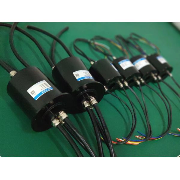 IP54 26 Circuits Carbon Brush Slip Ring 112mm Hole Diameter 300RPM