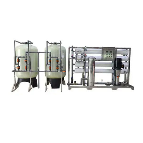 110V / 220V / 380V 50hz Seawater Desalination Equipment with Customized Voltage Stainless Steel 304 Frame Structure