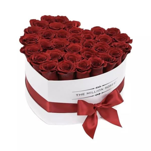 Real rose New Arrival 2021 Real Preserved Roses Heart Shape Acrylic Box Gift For Valentines Day