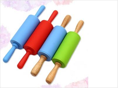 Kitchen Craft  Silicone Rolling Pin With Wooden Handle Non Stick Revolving Rolling Pin