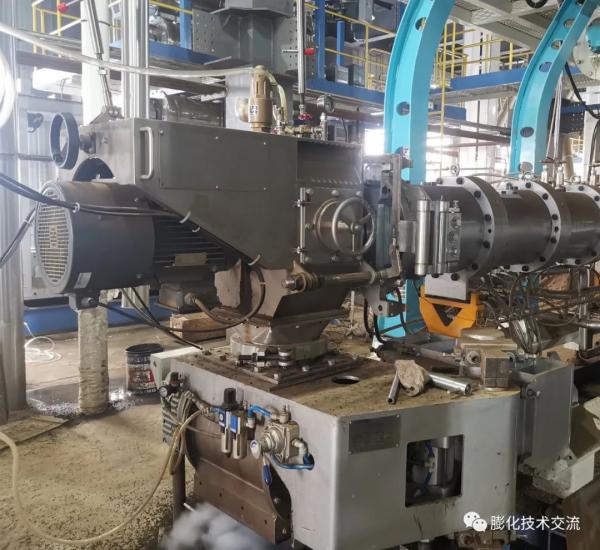 Extrusora de parafuso do gêmeo da máquina 132kw da extrusora da alimentação de 4TPH 5TPH para alimentos para animais de estimação