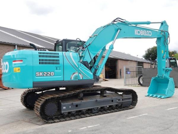 Excavateur hydraulique à turboréacteur Kobelco SK220