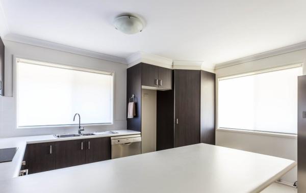 2.5m Interior Roller Blinds Vertical Blinds 100% Shading Rate Light Adjustable