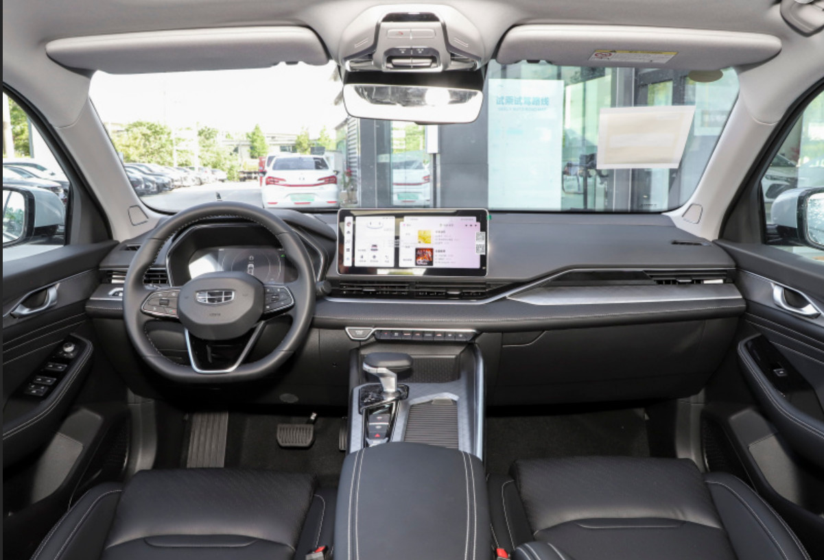 Geely предпосылает небольшую машину салона 2023 мест двери 5 версии 4 2.0TD Haohua
