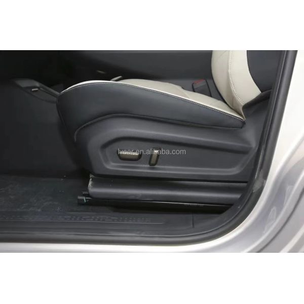 Left-Hand Steering Wuling Baojun Popular and Affordable Five Door Five Seat Hatchback