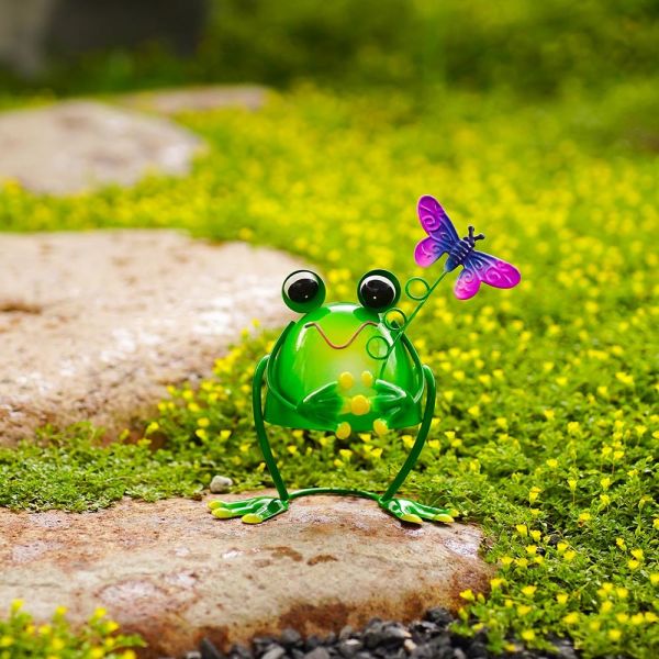 Multiple Metal Garden Ornaments Sculptures Rustproof Frogs By The Pond