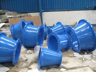 DN100 to DN500 Ductile iron fittings Double flange reducer with internal cement coating