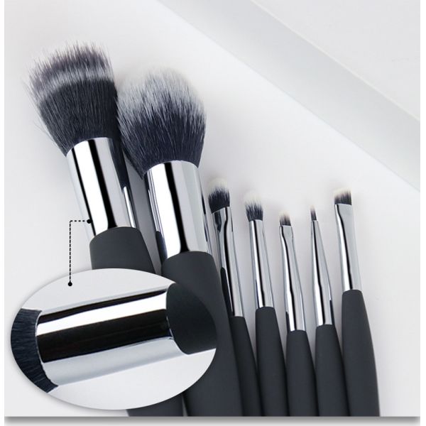 7 Pieces Luxury Travel Makeup Brush Set Easy Grip Durable Plastic Handle