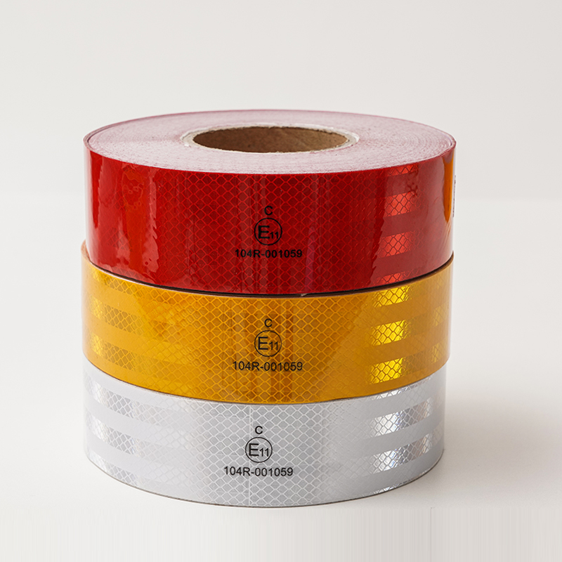 Micro Prismatic ECE 104R Reflective Tape with 10-Year Service Life and Pressure-Sensitive Adhesive for Heavy Vehicle Safety