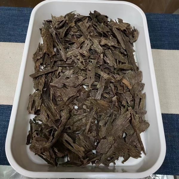 Top grade OUD Agarwood aromatic wood chips perfect for distillation extraction and luxury fragrance formulation processes