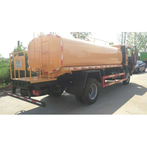 Sinotruck HOWO 4x2 6 Wheeler 10 Tons Water Tanker Truck 10000 Liters Water Sprinkler Truck