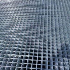 Hot Dipped Galvanized Welded Wire Mesh Panels with 100×50mm Mesh Opening and 30m Roll Length for Industrial Fencing