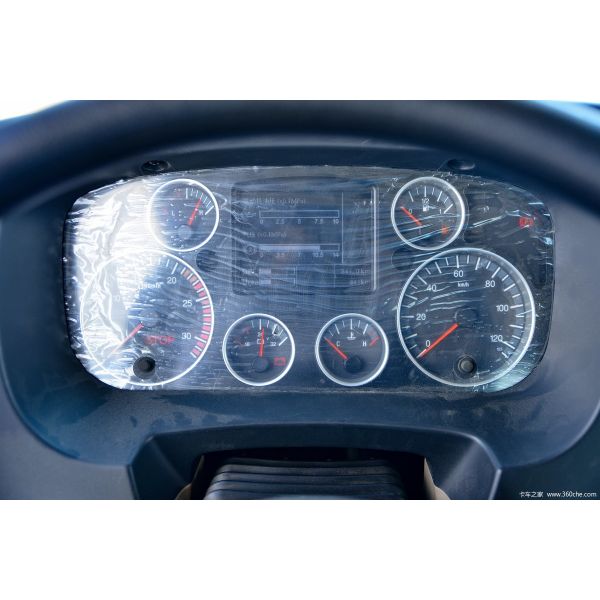 Camion lourd HOWO 350 chevaux Poids total 31 tonnes Volume 17,3 mètres cubes Sinotruk 12 boîte de vitesses 8X4 Camion d'approvisionnement en liquide