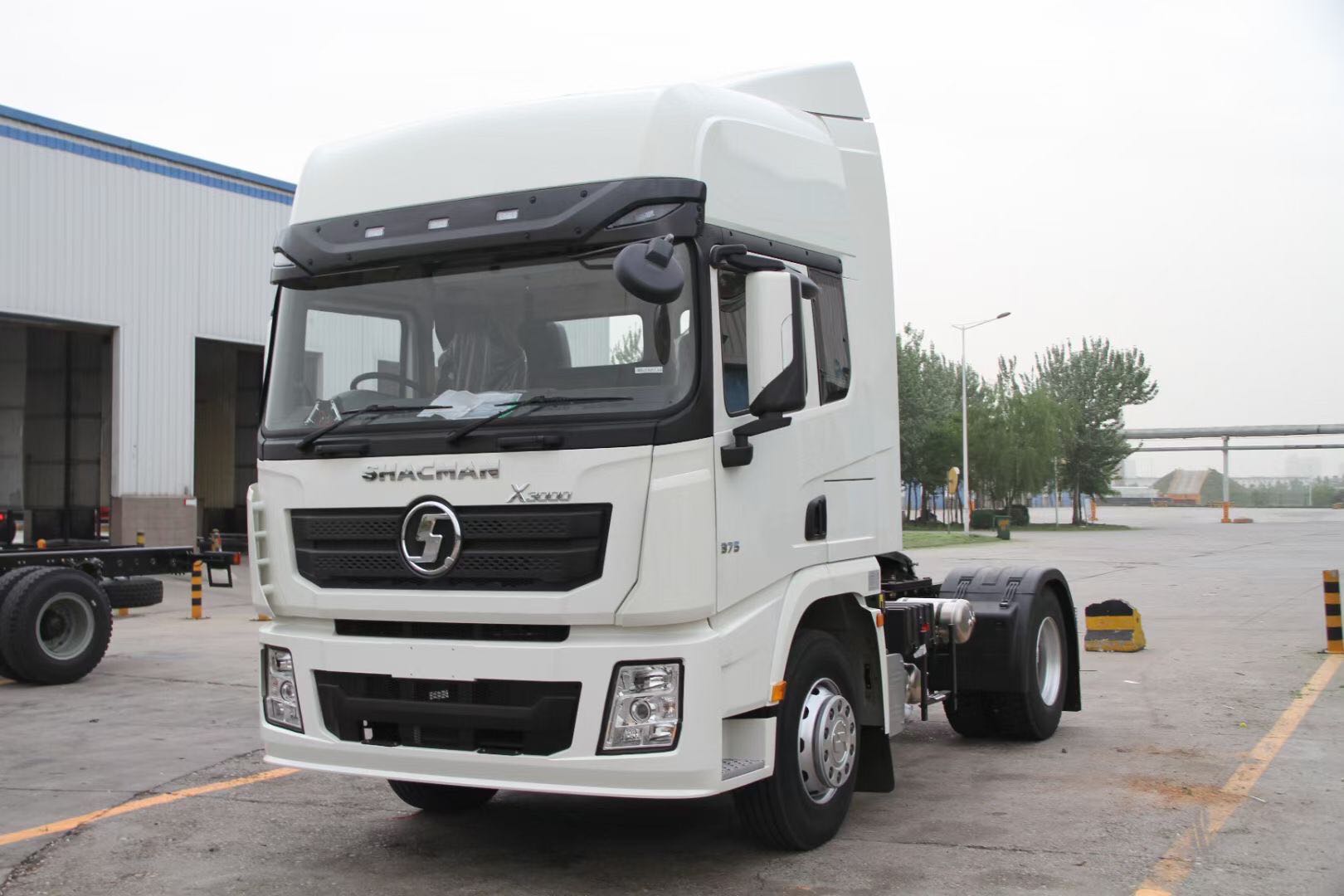 SHACMAN X3000 4x2 Тракторы с головкой прицепа Сильный тракторный грузовик 375hp WEICHAI двигатель