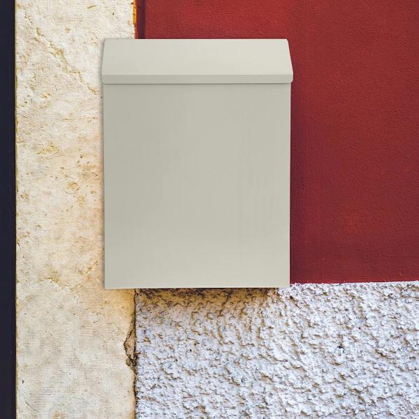 Caixa de correio montada em parede de metal com design moderno e construção resistente à água