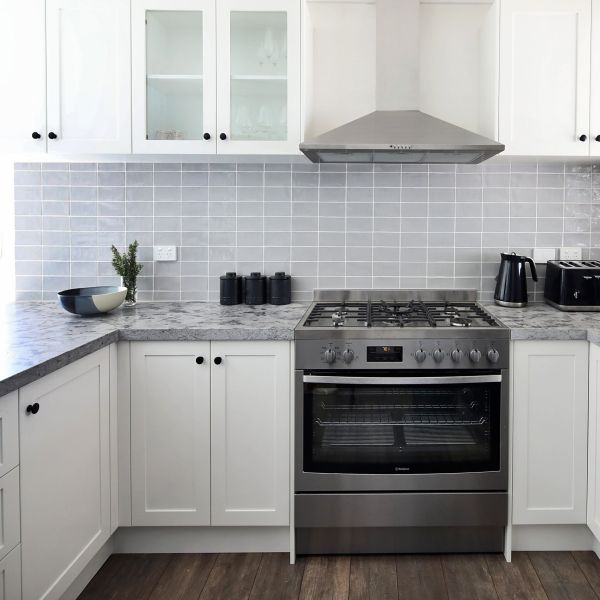 Custom Shaker Style White Kitchen Cabinets Matte Lacquer Kitchen Cabinets For Sale