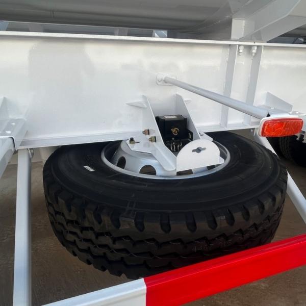 Lightweight 3 Axle Diesel Fuel Tank Trailer , Steel 30 Ton Fuel Tanker Semi Trailer For Sale