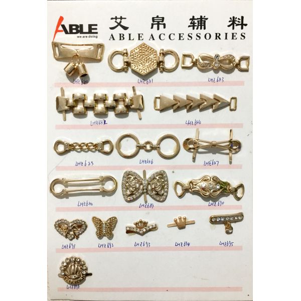 Custom Brushed Gold Zinc Alloy Buckle Chains For Ladies Shoe Spare Parts