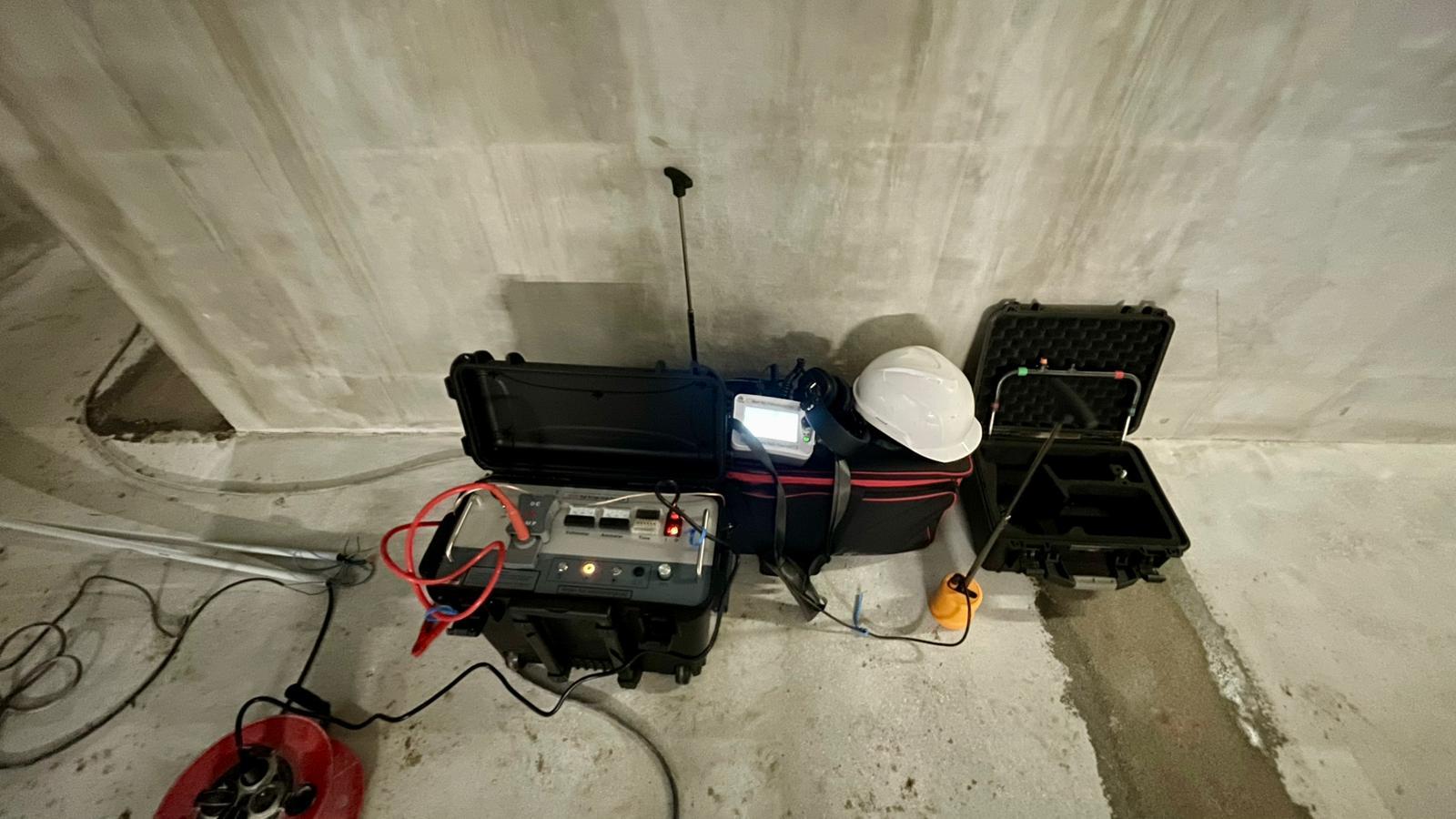 15kV DC Withstand Voltage Impulse High Voltage Surge Generator 8μF 900J Integrated Test System