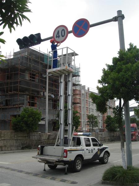 Elevador hidráulico do homem do reboque da liga de alumínio, elevador montado do crescimento do mastro reboque dobro