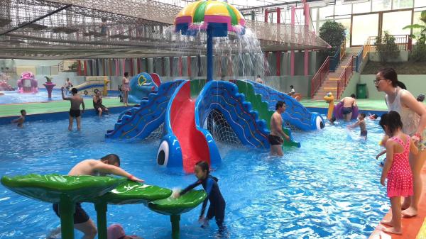 Kids Water Park Equipment 8000x8000mm Fiberglass Water Slide