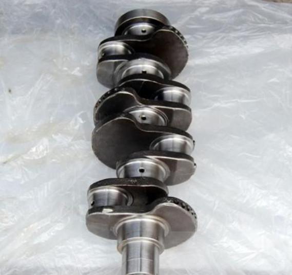 PC200-5 Spare Parts Diesel Engine Crankshaft S6D95 6D95 6207-31-1100