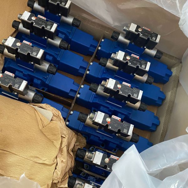4WRZ32E1-520-70/6EG24N9K4/D3M
4WRZ32E1-520-70/6EG24N9K4/M
4WRZ32E1-360-70/6EG24N9TK4/D3M Electromagnetic valve proportional hydraulic electro-hydraulic directional valve Rexroth German made hydraulic 