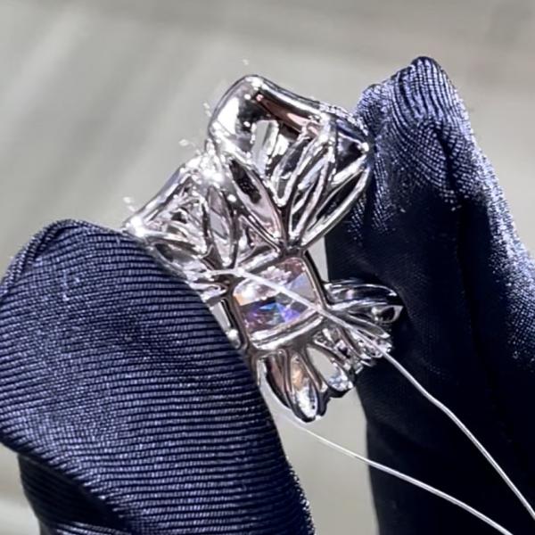 18k Cushion Shape Girlish Style Lab Grown Pink Diamond Pendant Pertty And Cute Design