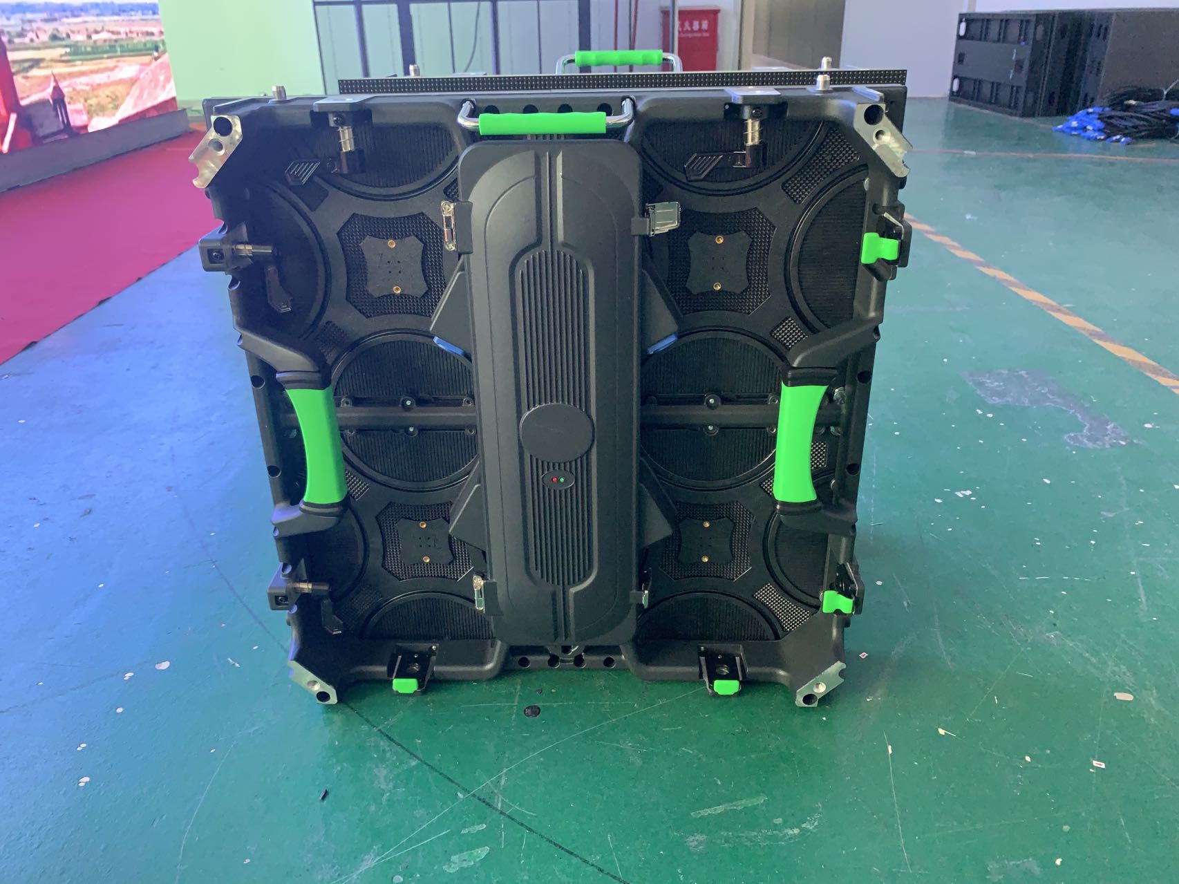 Дисплей высокой четкости 84x84 точек Full Color LED Display 100hz R1G1B1 Конфигурация пикселей 350W/m2