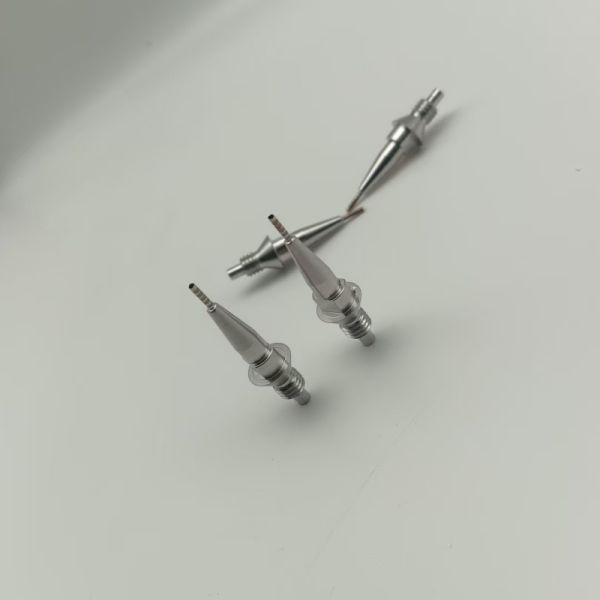 Aiguille de greffe de cheveux biocompatible lisse avec un matériau en acier inoxydable