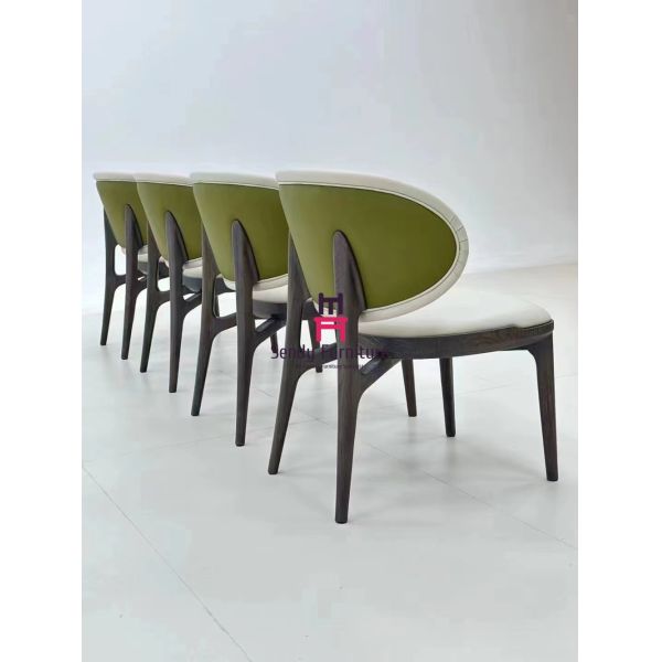 Шелкообразное мягкое кожаное кресло со структурой из пепла