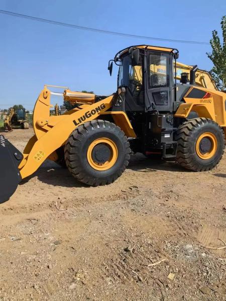 Liugong 856H 5 Ton Wheel Loader 6 Cylinders 1.8-5.6 m3 Bucket Capacity for 1 Year