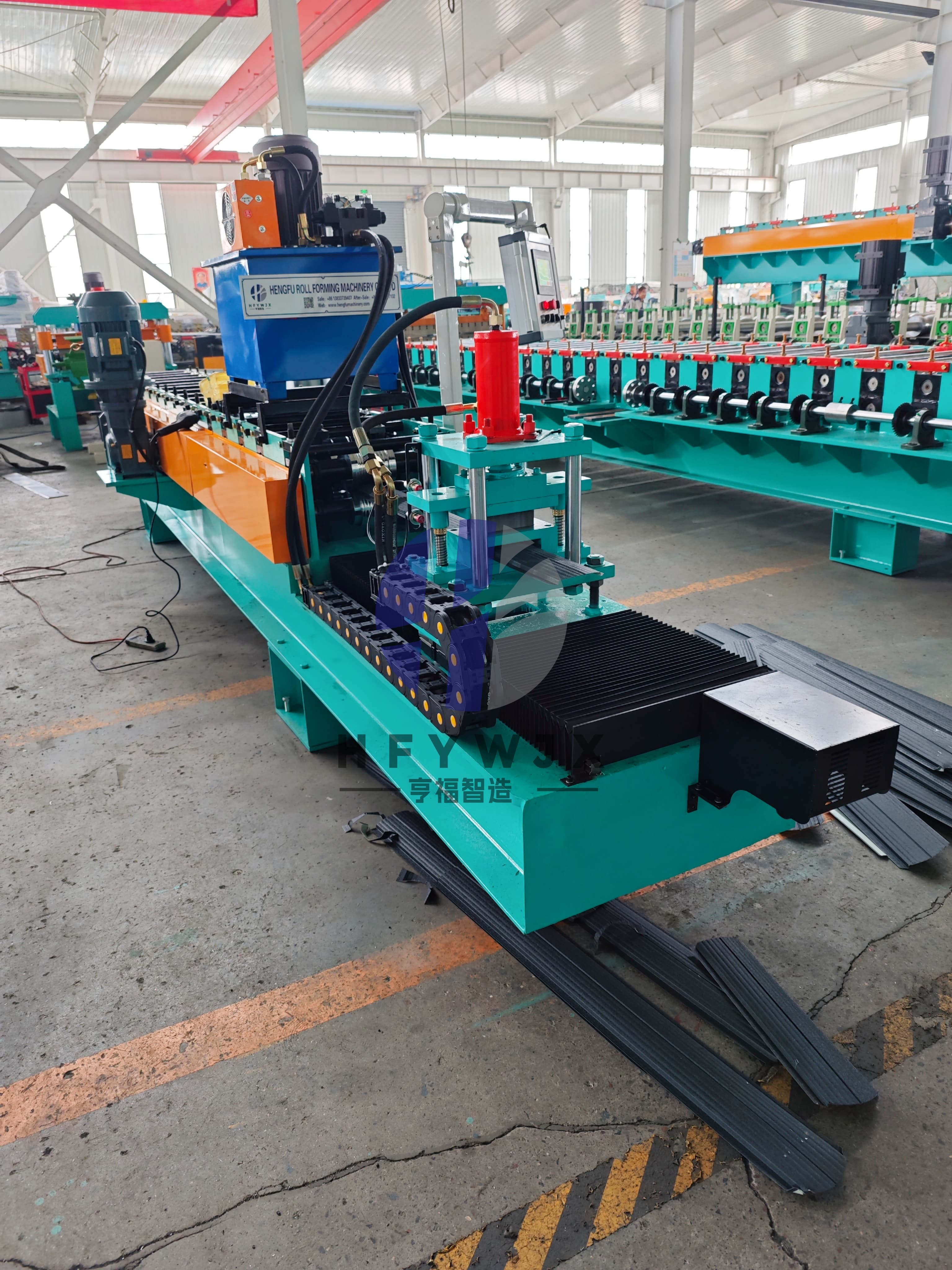 High Speed 20-25 m/min Fence Roll Forming Machine with 16 Rows Rollers and Non-Stop Flying Shear Cutting