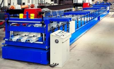 O rolo da plataforma de assoalho do metal que forma a folha galvanizada máquina/lamina o material de aço