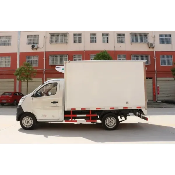 Diesel Fuel Mini Refrigerator Truck For Fruit / Vegetable Transport