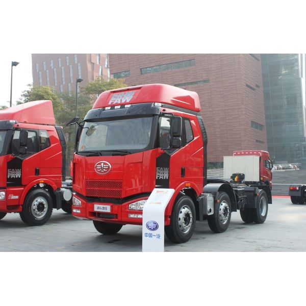 FAW J6M Heavy Tractor Truck And Trailer Equipment 320HP 6X2 Tractor Units