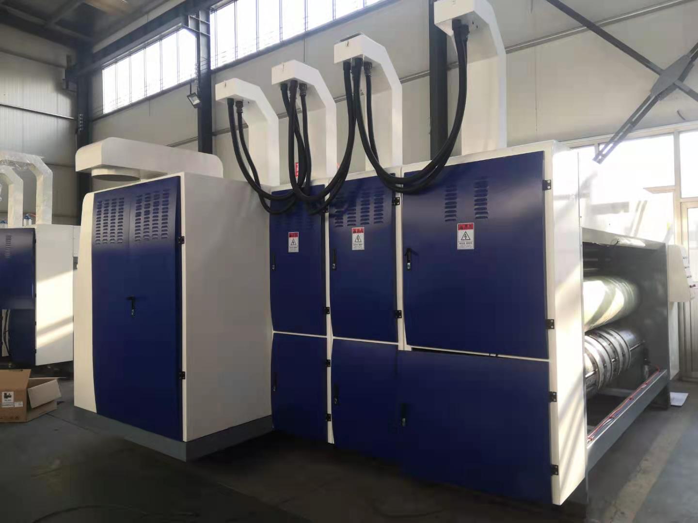 2 цвет Flexo печатая прорезающ автомат для резки плашки автоматический